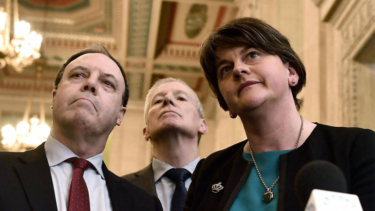 Βόρεια Ιρλανδία: Προσπάθεια για αποκατάσταση των συνομιλιών μεταξύ ενωτικών και εθνικιστών