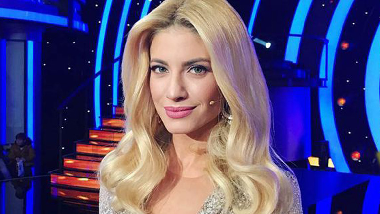 Ευαγγελία Αραβανή: Η απάντησή της σε όσους την αποκαλούν «κόπια της Μακρυπούλια»