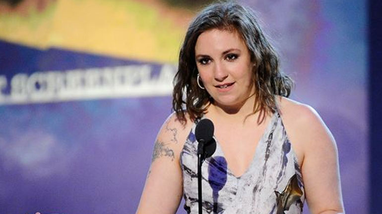 Η 31χρονη ηθοποιός Lena Dunham αποκάλυψε ότι υποβλήθηκε σε αφαίρεση μήτρας