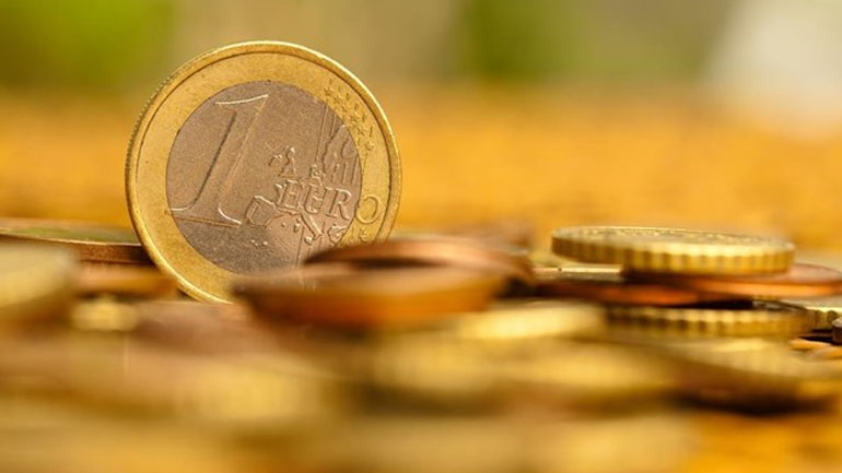 Το ευρώ σημειώνει πτώση σε ποσοστό 0,29% και διαμορφώνεται στα 1,2471 δολάρια