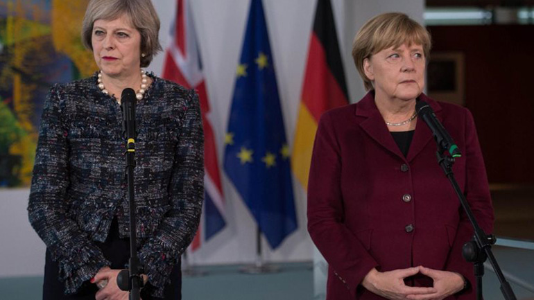 Η Μέρκελ συναντά τη Μέι με φόντο το Brexit