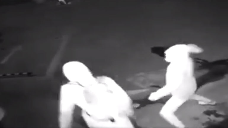 Αυτά παθαίνεις άμα μπλέκεις με «τούβλα»