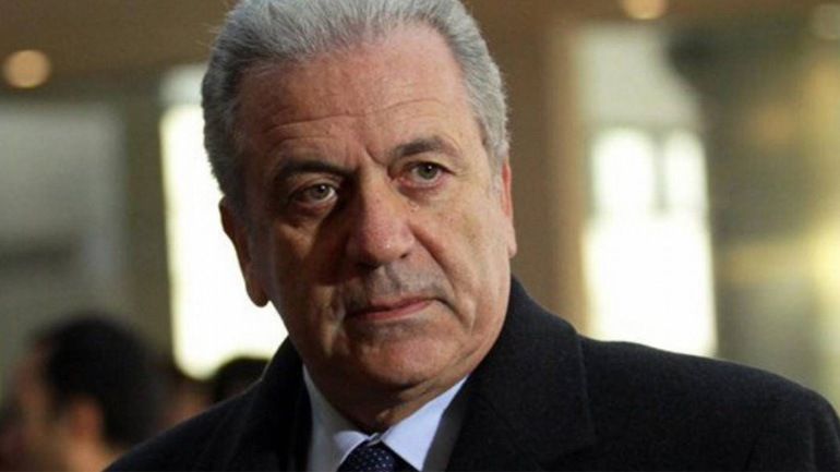 Ο Δ. Αβραμόπουλος κατέθεσε μήνυση εναντίον δύο μαρτύρων για τη Novartis