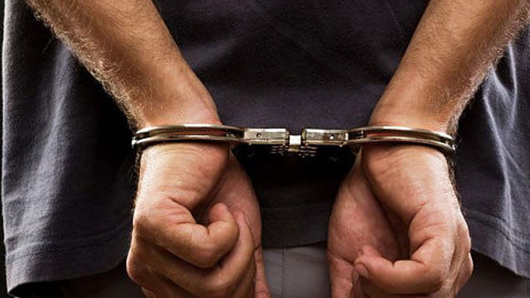 Στα χέρια της αστυνομίας ο 25χρονος που πυροβόλησε τη μητέρα του στην Κεφαλονιά