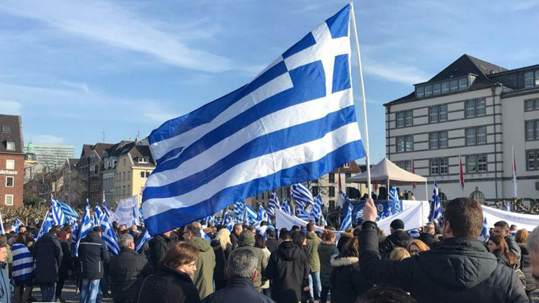 Μεγάλο συλλαλητήριο για τη Μακεδονία από χιλιάδες ομογενείς του Ντίσελντορφ