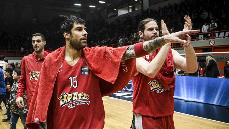 Έσβησε κεράκι σε… χωριάτικη σαλάτα ο Μπόγρης