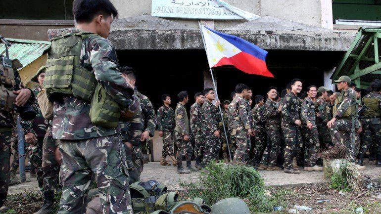 Οι ήττες των τζιχαντιστών του ISIS στη Μέση Ανατολή τους οδηγούν στις Φιλιππίνες Οι ήττες των τζιχαντιστών του ISIS στη Μέση Ανατολή τους οδηγούν στις Φιλιππίνες