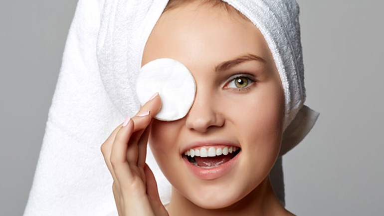 Γιατί πρέπει από σήμερα να καθαρίζεις το πρόσωπο σου με λάδι