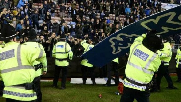 Ξέσπασαν στους αστυνομικούς οι οπαδοί της Σίτι