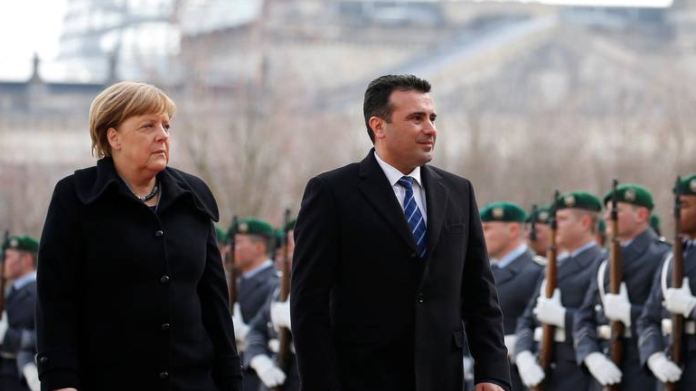 Μέρκελ: Αθήνα και Σκόπια ενδιαφέρονται για λύση
