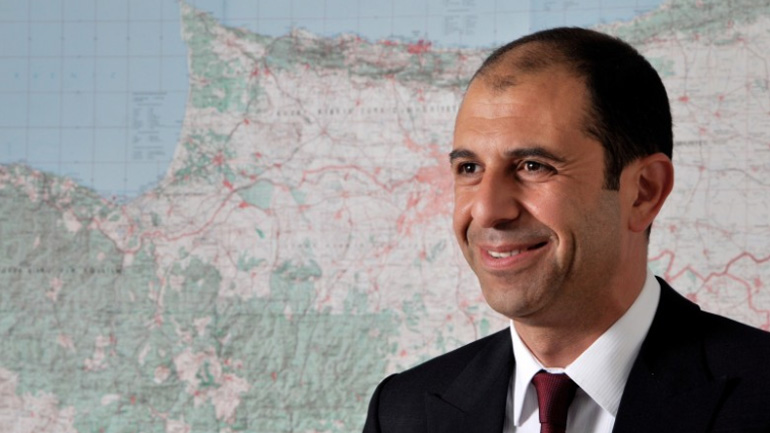 Κύπρος: Μυστική συνάντηση του Τουρκοκύπριου ΥΠΕΞ με εκπρόσωπο της ΕΝΙ;