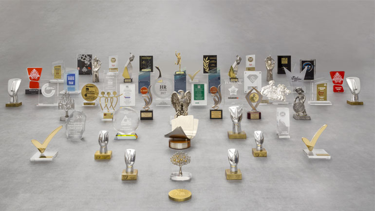 Η Πλαίσιο Computers πρόσθεσε στη συλλογή της δύο ακόμη βραβεία