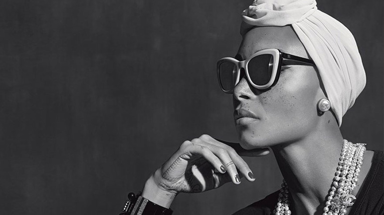 Η Adwoa Aboah ποζάρει στον φακό του Karl Lagerfeld για τη νέα καμπάνια της Chanel