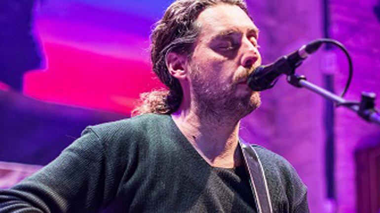 To ελληνόφωνο ροκ στα καλύτερά του! Γιάννης Κουτσουκέλης – «Λυτρωτικό»