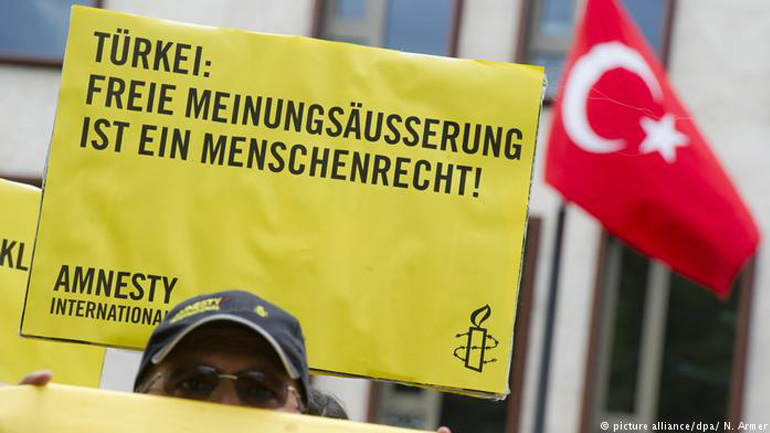 Τουρκία: Κατάσταση έκτακτης ανάγκης και παραβιάσεις ανθρωπίνων δικαιωμάτων