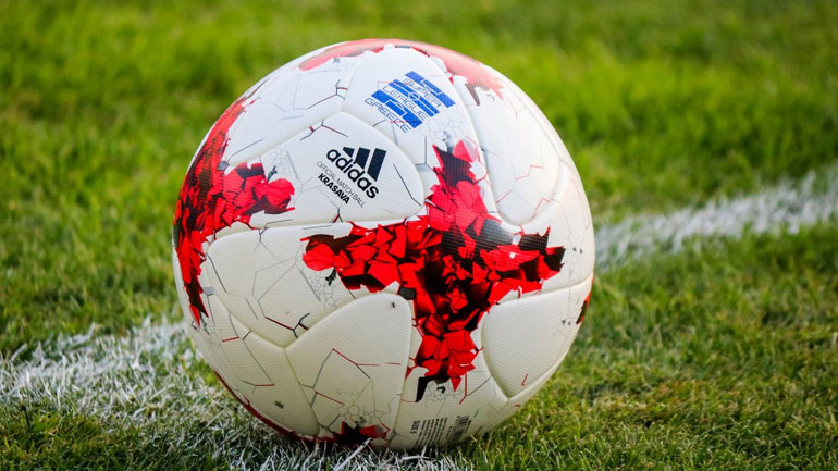 Super League: Σαββατιάτικες μάχες σε τρία μέτωπα