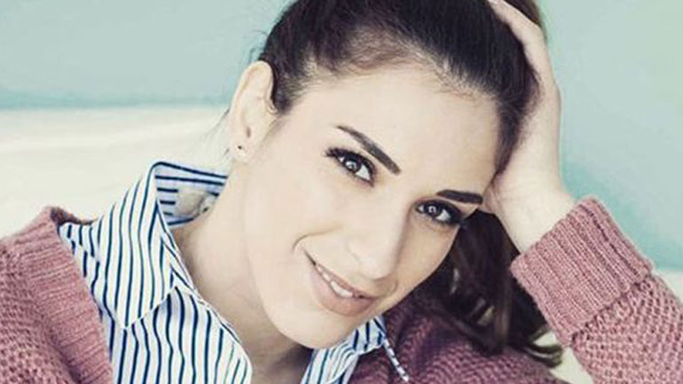 Ξεσπά η Αντιγόνη Ψυχράμη: «Δεν έφτανε που άνανδροι πέταξαν φυλλάδια στο σπίτι της μητέρας μου …»