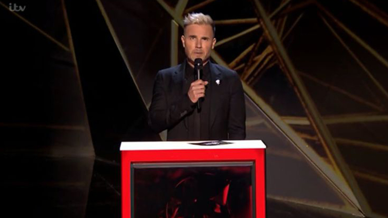 Συγκινητικός ο Γκάρι Μπάρλοου, για τα θύματα στο Μάντσεστερ