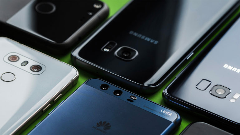 Πτώση στις πωλήσεις των smartphones για πρώτη φορά