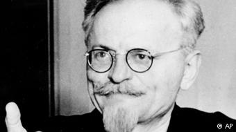 Ο Λέων Τρότσκι έβαλε τις βάσεις για τη σύσταση του Κόκκινου Στρατού