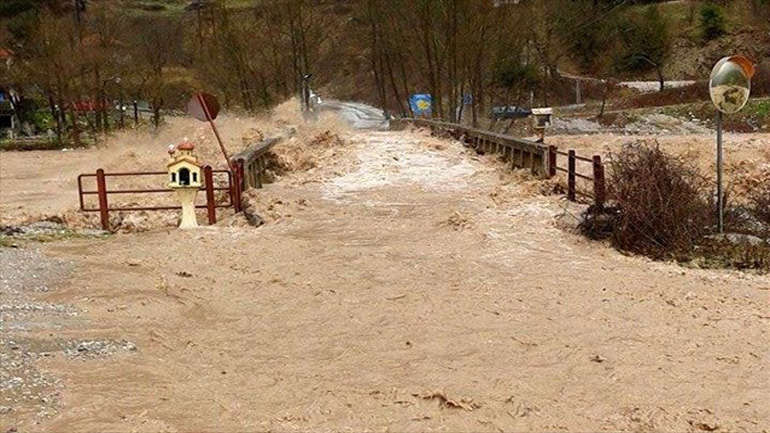 Τρίκαλα: Πλημμύρες, κατολισθήσεις και υπερχείλιση του Πηνειού ποταμού