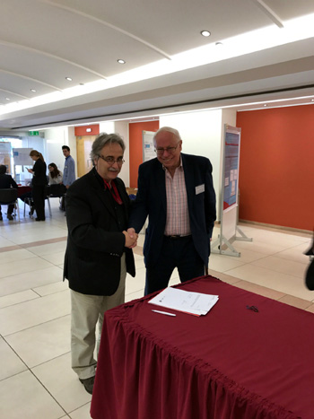 Με τον κάτοχο του βραβείου Νόμπελ, τον Σουηδό Tomas Robert Lindahl