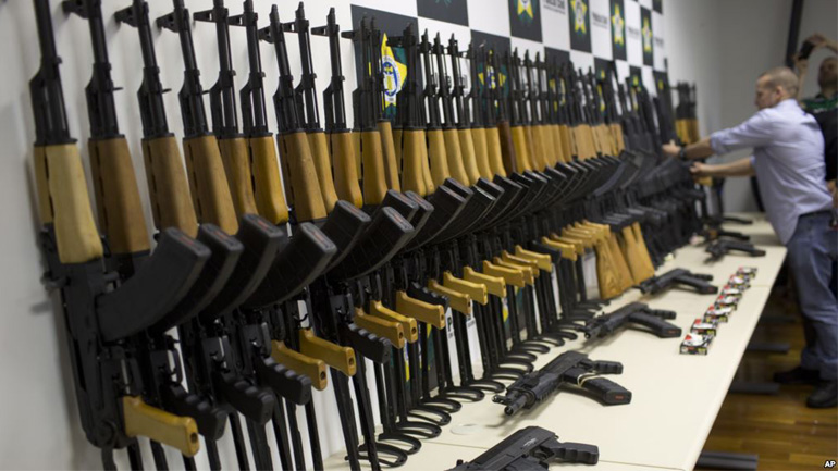 Βραζιλία: Υπόθεση έκδοσης από τις ΗΠΑ εμπόρου όπλων