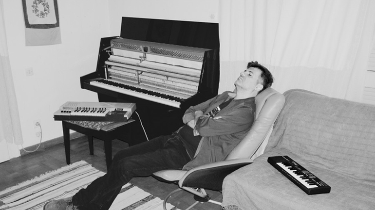 Ο Φοίβος Δεληβοριάς στη Θεσσαλονίκη στο club του Μύλου Ο Φοίβος Δεληβοριάς στη Θεσσαλονίκη στο club του Μύλου