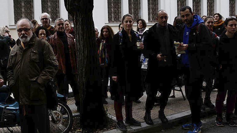 Συγκέντρωση ηθοποιών και μουσικών έξω από το υπ. Εργασίας