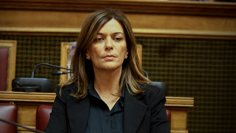 Δεν παραιτείται και επιστρέφει τα χρήματα η Αντωνοπούλου