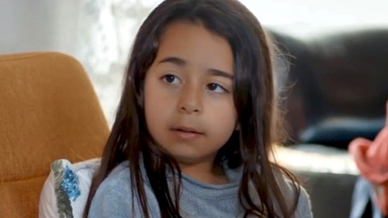 Έρχεται στην Ελλάδα η μικρή Μελέκ από το σίριαλ «Anne»