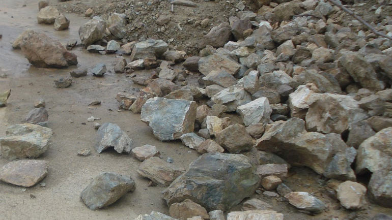 Λευκάδα: Κατολίσθηση έκοψε στα δύο τον δρόμο προς Καρυά Λευκάδα: Κατολίσθηση έκοψε στα δύο τον δρόμο προς Καρυά