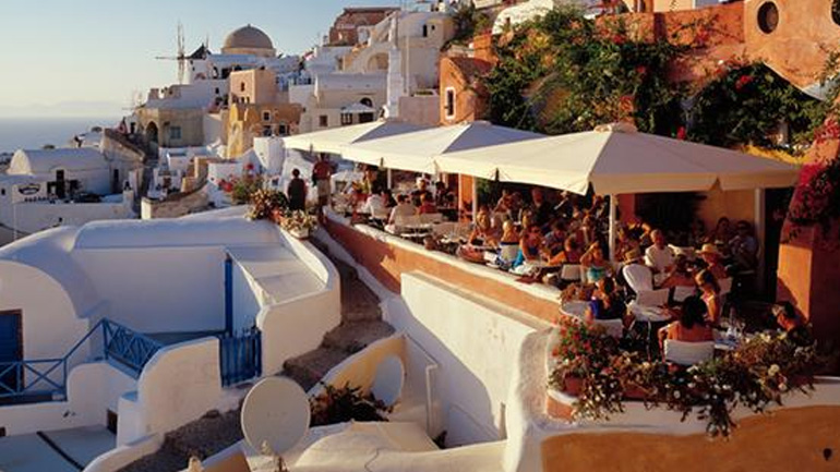 Deutsche Welle: Έρχεται δυναμικό τουριστικό καλοκαίρι για την Ελλάδα Deutsche Welle: Έρχεται δυναμικό τουριστικό καλοκαίρι για την Ελλάδα