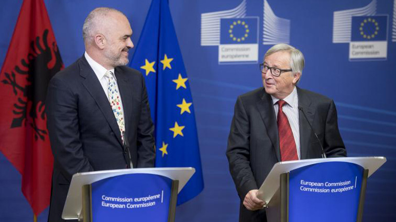 Γιούνκερ: Η Αλβανία πρέπει να διευθετήσει τα προβλήματά της με την Ελλάδα