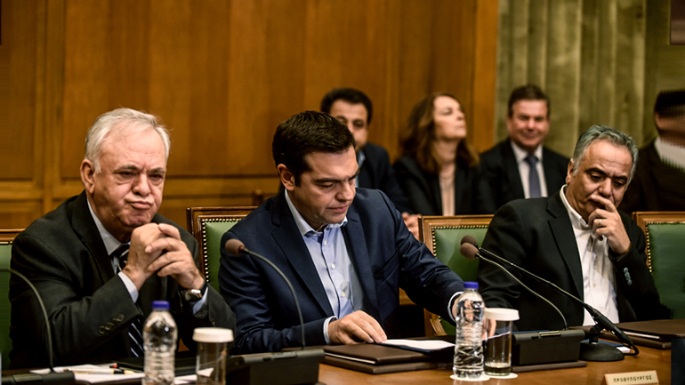 Οι λεπτές ισορροπίες εν όψει ανασχηματισμού