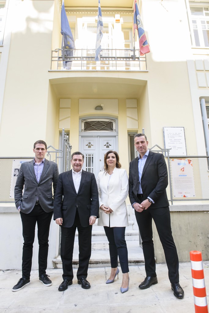 Ο δήμαρχος Αθηναίων, Γιώργος Καμίνης με την κα. Πέγκυ Αντωνάκου, Microsoft CEO για την Ελλάδα, την Κύπρο και τη Μάλτα και τους κ. Φίλιππο Ζακόπουλο και Νίκο Νικήτα από την Social Innov κατά τη διάρκεια του OpenDay.