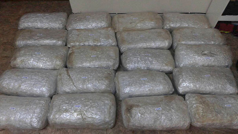 Μπλόκο σε 104 κιλά κάνναβη