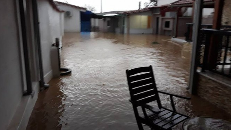 Λάρισα: Συνεχείς αντλήσεις υδάτων από σπίτια στον δήμο Αγιάς