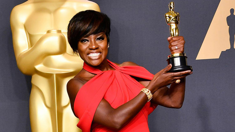 Ίσες ευκαιρίες και απολαβές με τις λευκές ηθοποιούς ζητά η Βαϊόλα Ντέιβις