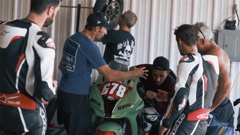 Hamilton και Crutchlow μαζί στην πίστα! Hamilton και Crutchlow μαζί στην πίστα!