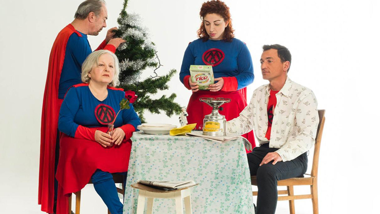 «Super Supper» του Γρηγόρη Χατζάκη στο Από Κοινού θέατρο