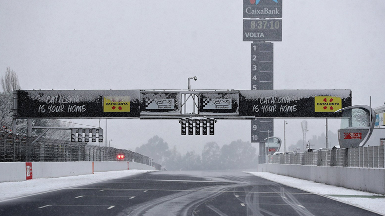 Ο χιονιάς προκαλεί προβλήματα στις δοκιμές της F1 Ο χιονιάς προκαλεί προβλήματα στις δοκιμές της F1
