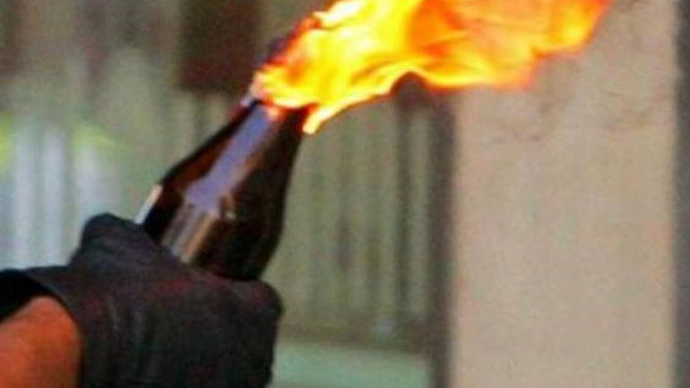 Μολότοφ τα ξημερώματα σε υπηρεσία του Δήμου Πατρέων