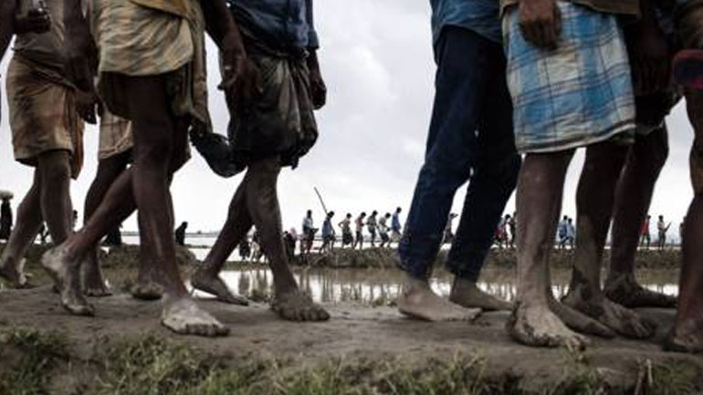 Μιανμάρ: Χιλιάδες Ροχίνγκια φεύγουν από τη νεκρή ζώνη στα σύνορα με το Μπανγκλαντές