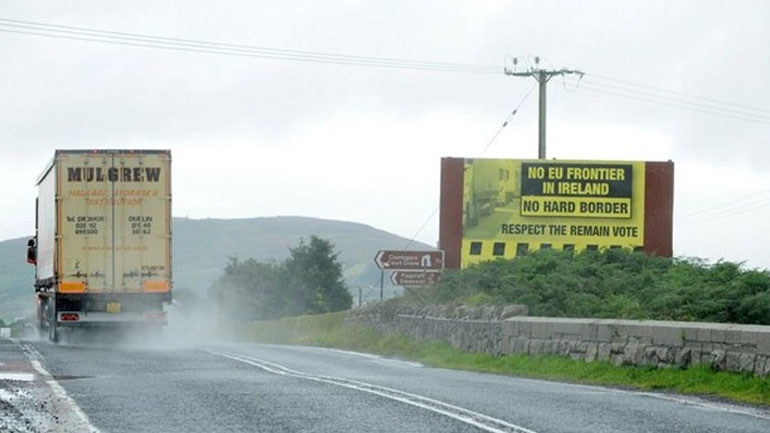 Κοινή επιτροπή Ε.Ε. – Βρετανίας θα επιβλέπει τη συμφωνία για τα ιρλανδικά σύνορα