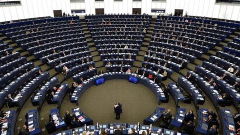 Υπέρ της προστασίας της ευρωπαϊκής μελισσοκομίας τάσσεται με ψήφισμά του το Ευρωπαϊκό Κοινοβούλιο