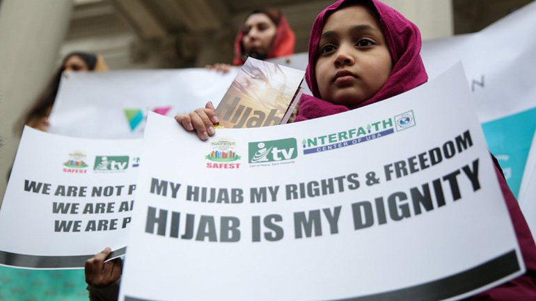 ΗΠΑ: Αποζημίωση για… μαντίλα θα πληρώσει ο δήμος της Νέας Υόρκης