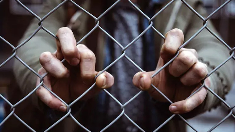 Γαλλία: Κατά συρροήν βιαστής ομολόγησε ότι έχει διαπράξει «περίπου 40 επιθέσεις»