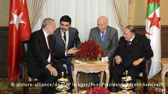 Ο Ερντογάν στην Αλγερία, πρώτο σταθμό της περιοδείας του