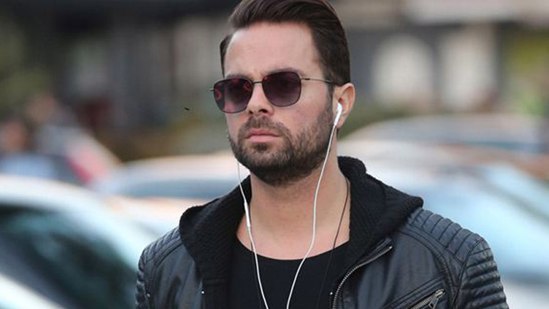 Ηλίας Βρεττός: Η φωτογραφία μετά το δύσκολο χειρουργείο στη λεκάνη και το μήνυμά του